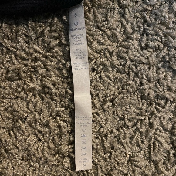 lululemon leggings with pockets - Picture 4 of 4